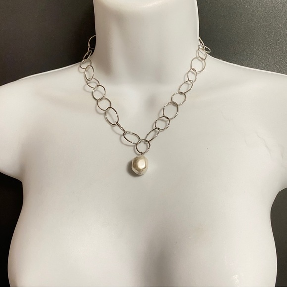 Imitation Pearl Pendant Silver Tone Necklace - Picture 5 of 7